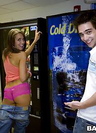 Angelica Lane Photo 9