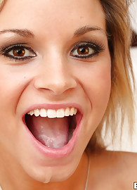 Ashley Sinclair Photo 13