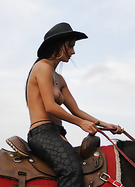 Melisa Mendiny Photo 9