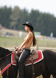 Melisa Mendiny Photo 10