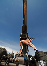 Melisa Mendiny Photo 11