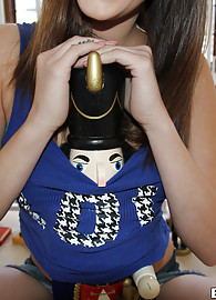 Holly Michaels Photo 1