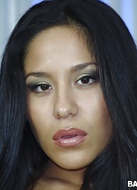 Jenaveve Jolie Photo 12