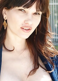Carrie Ann Photo 2