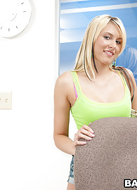 Katie Summers Photo 4