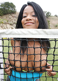 Monique Symone Photo 4