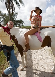 Mariah Milano Photo 3