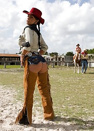 Mariah Milano Photo 4