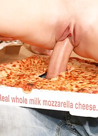 Ash Hollywood Photo 4