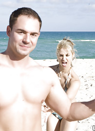 Sarah Vandella Photo 6