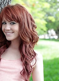 Elle Alexandra Photo 1