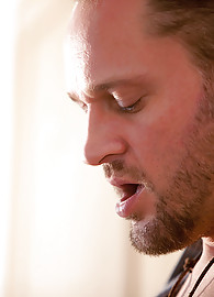 Nikki Daniels Photo 6