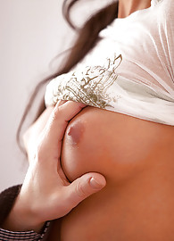 Nikki Daniels Photo 12