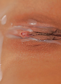 Tiffany Brookes Photo 14