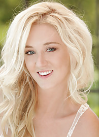 Christy Lynn Photo 5