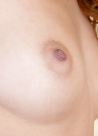 Nikki Clarkson Photo 15