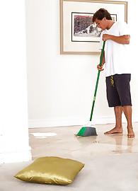 Adriana Luna Photo 1