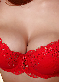 Ashley Graham Photo 2