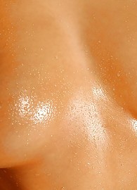 Jennifer Max Photo 2