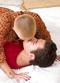 Joslyn James Photo 7