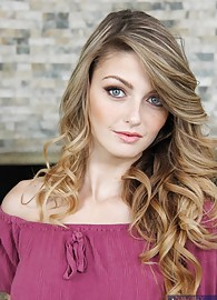 Staci Silverstone Photo 1