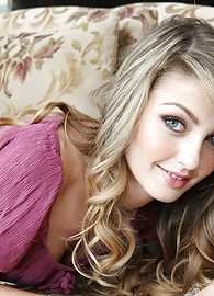 Staci Silverstone Photo 2