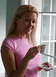 Sophie Moone Photo 1