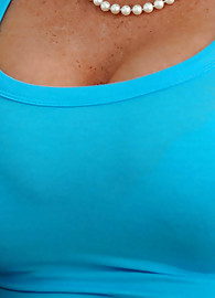 Alexis Golden Photo 8