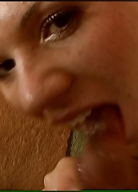 Yasmine Gold Photo 15