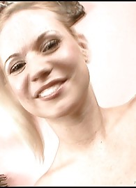 Yasmine Gold Photo 1