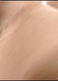 Yasmine Gold Photo 13