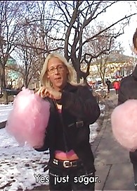 Stella Stevens Photo 2