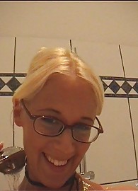 Stella Stevens Photo 8