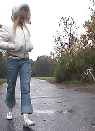 Stella Stevens Photo 3