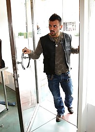 Candy Martinez Photo 3