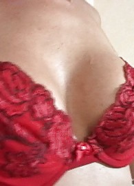 Caroline Cage Photo 8