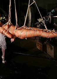 Angela Winter Photo 3