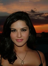 Sunny Leone Photo 2