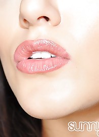 Sunny Leone Photo 10