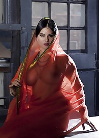 Sunny Leone Photo 13