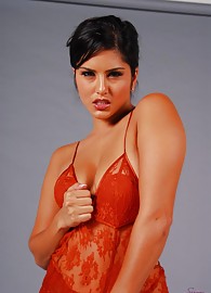 Sunny Leone Photo 12