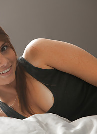 Hailey Leigh Photo 3