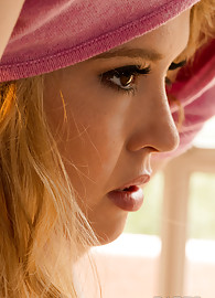 Tiffany Fox Photo 12