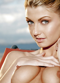 Staci Silverstone Photo 15