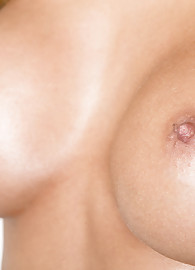 Nicole Graves Photo 15