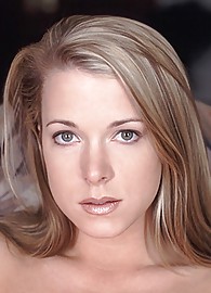 Sydney Moon Photo 13