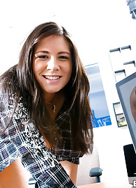 Miranda Kelly Photo 9