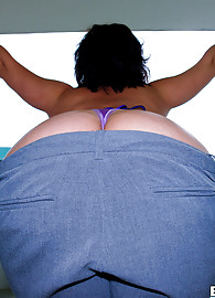 Claire Dames Photo 5