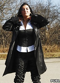 Jasmine Black Photo 2