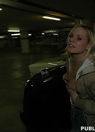 Yasmine Gold Photo 15